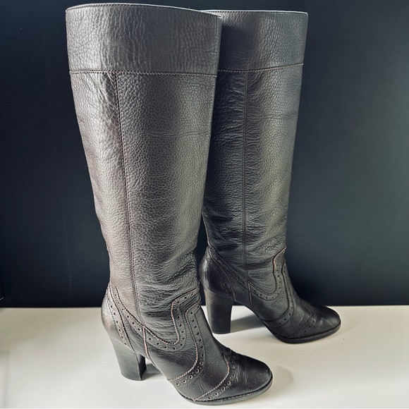 MICHAEL KORS / Penelope Wingtip Pull On Leather Boots / Dark Brown / Size 9.5 - Picture 4 of 16